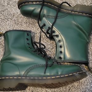 Womens Dr. Martens 1460 Pascal 8-Eye Boot - Pine Green